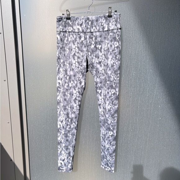 Pants - Yoga/Running leggings with Back Zip Pouch